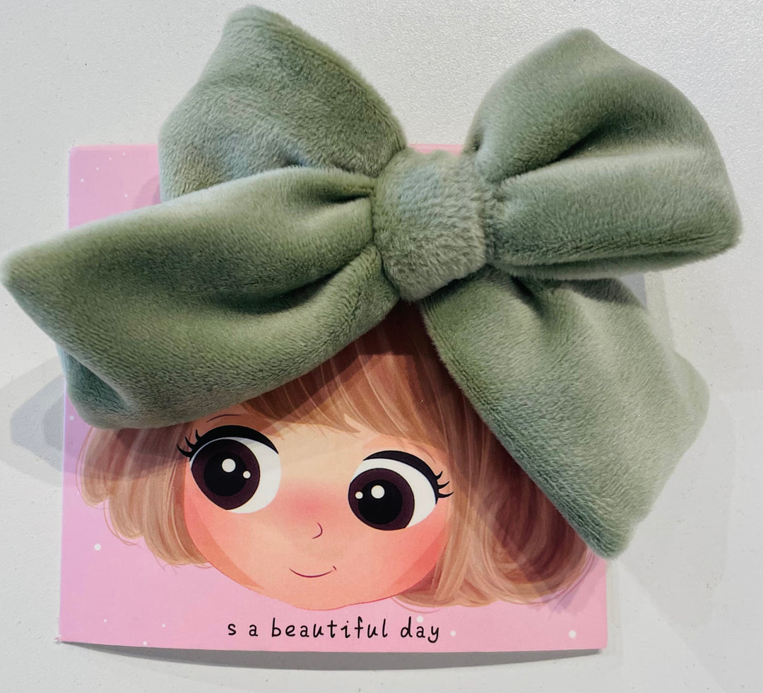 Sage Velvet Clip