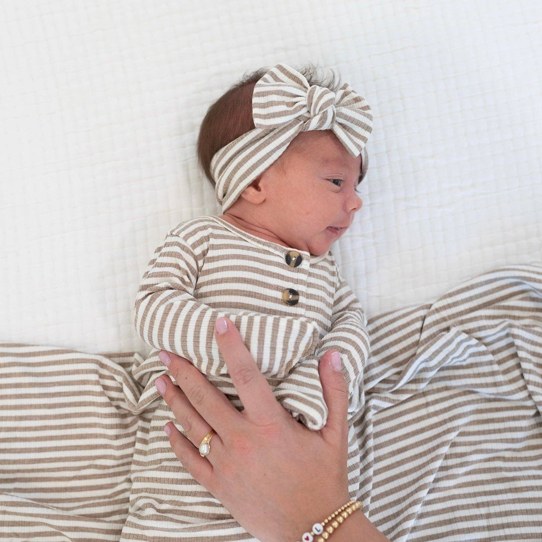Indy Ribbed Knotted Gown: Newborn-3 Month