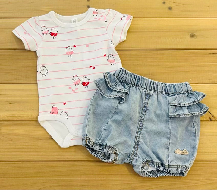 Pale blue short in denim with ruffles